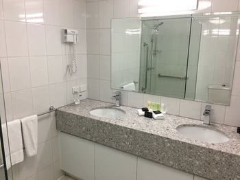 Kimberley Gardens Hotel & Serviced Apartments - Accommodation Gold Coast 8