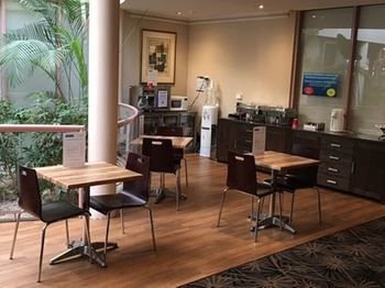 Kimberley Gardens Hotel & Serviced Apartments - Accommodation Gold Coast 18