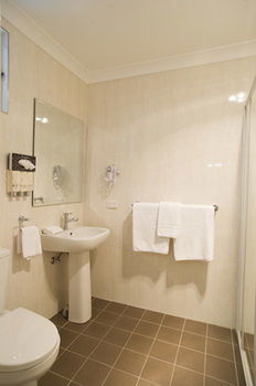 Noah's Mid City Motor Inn - Accommodation Gold Coast 0