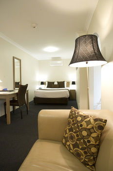 Noah's Mid City Motor Inn - Accommodation Gold Coast 2