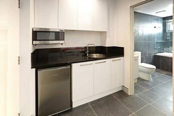 Crown On Darby - Accommodation Gold Coast 6