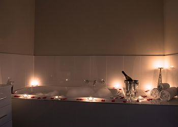 De'Vine Escape - Accommodation Gold Coast 7