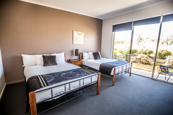 De'Vine Escape - Accommodation Gold Coast 17