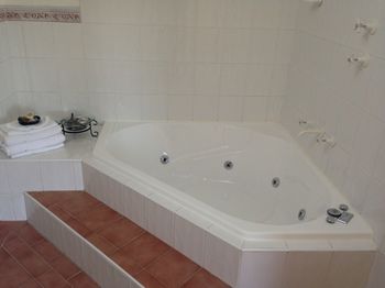 Valley Of The Waters B&B - Accommodation Gold Coast 8