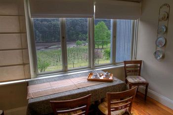 Tizzana Winery Bed & Breakfast - Accommodation Gold Coast 4
