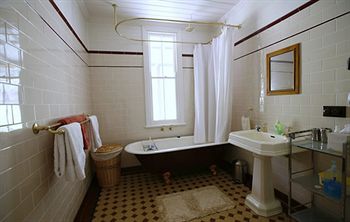 Singletons Retreat - Accommodation Gold Coast 3