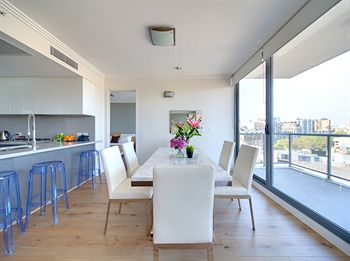 Zara Tower - Luxury Suites And Apartments - Accommodation Gold Coast 3