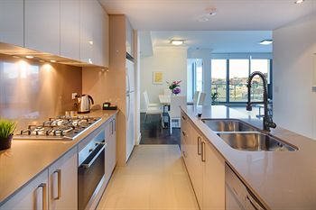 Zara Tower - Luxury Suites And Apartments - Accommodation Gold Coast 28