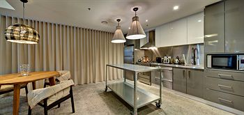 Zara Tower - Luxury Suites And Apartments - Accommodation Gold Coast 32