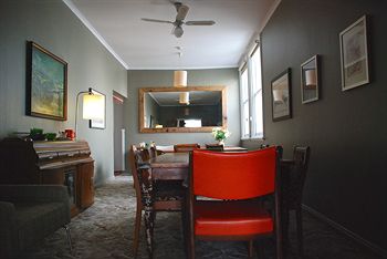 Vine Valley Inn - Accommodation Gold Coast 2