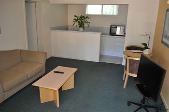 Nunawading Motor Inn - Gold Coast 4U 7