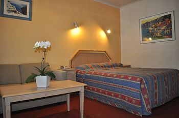 Nunawading Motor Inn - Gold Coast 4U 12