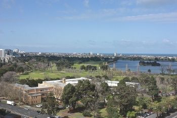 Apartments Melbourne Domain - South Melbourne - Accommodation Gold Coast 0