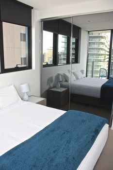 Apartments Melbourne Domain - South Melbourne - Accommodation Gold Coast 3