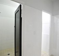 The Lakes Hotel - Accommodation Gold Coast