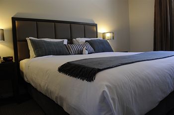 Riverside Oaks Golf Resort - Accommodation Gold Coast 3