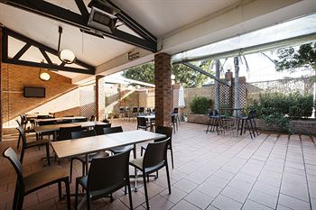 Parkway Hotel - Accommodation Gold Coast 9