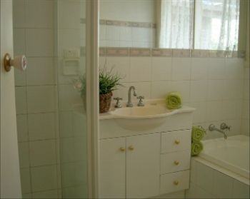 Australian Home Away @ Doncaster Grange Park - Accommodation Gold Coast 0