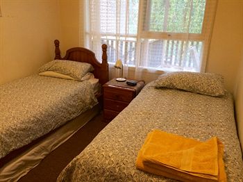 Australian Home Away @ Doncaster Grange Park - Accommodation Gold Coast 6