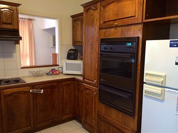 Australian Home Away @ Doncaster Grange Park - Accommodation Gold Coast 12