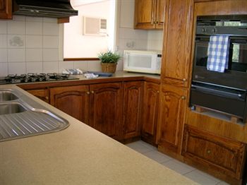 Australian Home Away @ Doncaster Grange Park - Accommodation Gold Coast 13