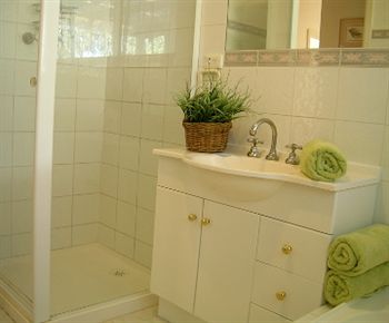 Australian Home Away @ Doncaster Grange Park - Accommodation Gold Coast 20