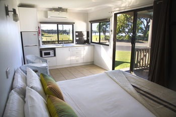 South Coast Retreat - Accommodation Gold Coast 32