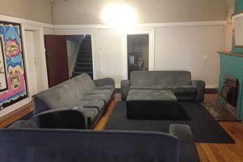 Oslo Hotel - Hostel - Accommodation Gold Coast 7