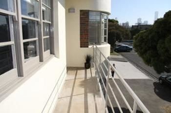 Albert Road Serviced Apartments - Accommodation Gold Coast 2