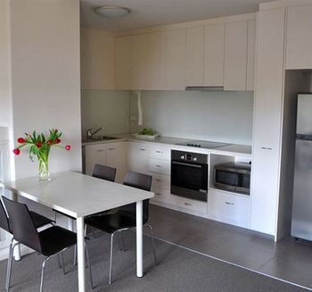 Albert Road Serviced Apartments - Accommodation Gold Coast 4