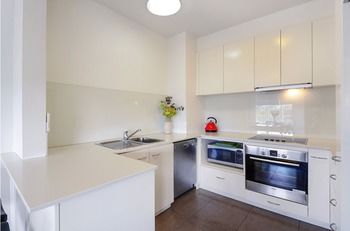 Albert Road Serviced Apartments - Accommodation Gold Coast 8