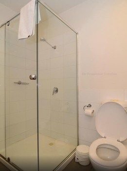 Albert Road Serviced Apartments - Accommodation Gold Coast 9