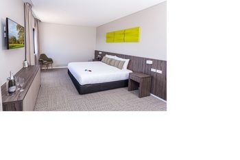 Ibis Styles The Entrance - Accommodation Gold Coast 1