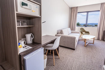 Ibis Styles The Entrance - Accommodation Gold Coast 4