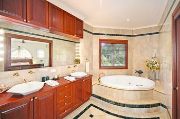 Kingfishers Manor @ Noosa - Accommodation Gold Coast 10