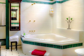 Hamilton Heritage B&B - Accommodation Gold Coast 7