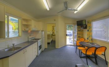 Alex Beach Cabins - Accommodation Gold Coast 13