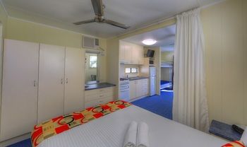 Alex Beach Cabins - Accommodation Gold Coast 26