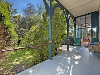 The Victoria & Albert Guesthouse - Gold Coast 4U 1