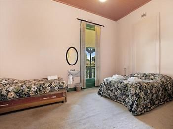 The Victoria & Albert Guesthouse - Gold Coast 4U 6