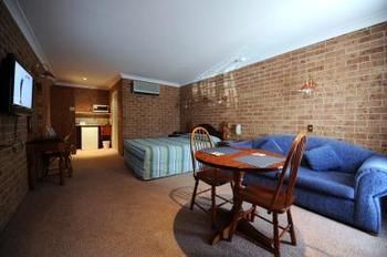 Golden Grain Motor Inn - Accommodation Gold Coast 2