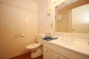 Golden Grain Motor Inn - Accommodation Gold Coast 14