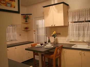 Tudor Cottages Mt Dandenong - Accommodation Gold Coast 1