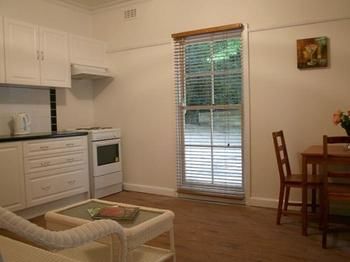 Tudor Cottages Mt Dandenong - Accommodation Gold Coast 6