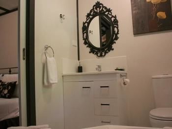 Tudor Cottages Mt Dandenong - Accommodation Gold Coast 8