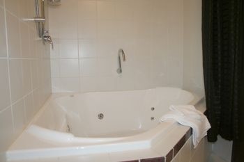 Tudor Cottages Mt Dandenong - Accommodation Gold Coast 13