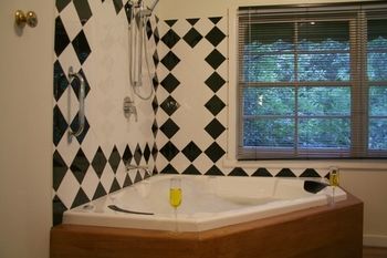 Tudor Cottages Mt Dandenong - Accommodation Gold Coast 14