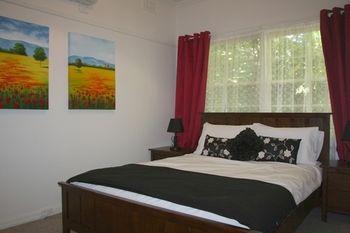 Tudor Cottages Mt Dandenong - Accommodation Gold Coast 16