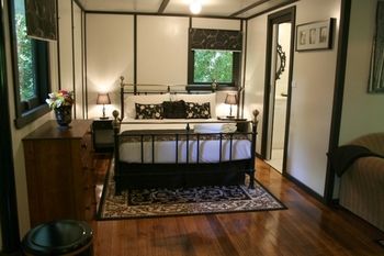 Tudor Cottages Mt Dandenong - Accommodation Gold Coast 17