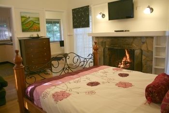 Tudor Cottages Mt Dandenong - Accommodation Gold Coast 20